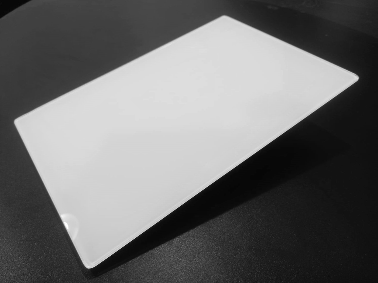 לוח זכוכית שולחני מחיק ומגנטי DESKBOARD 